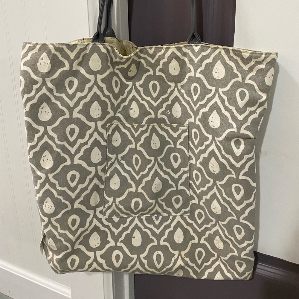 Reversible Gray Pattern/Paris Tote Bag
